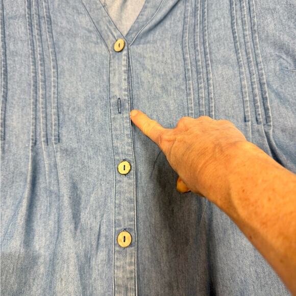 Denim Blue Button-Up Women's Top - Picture 7 of 7